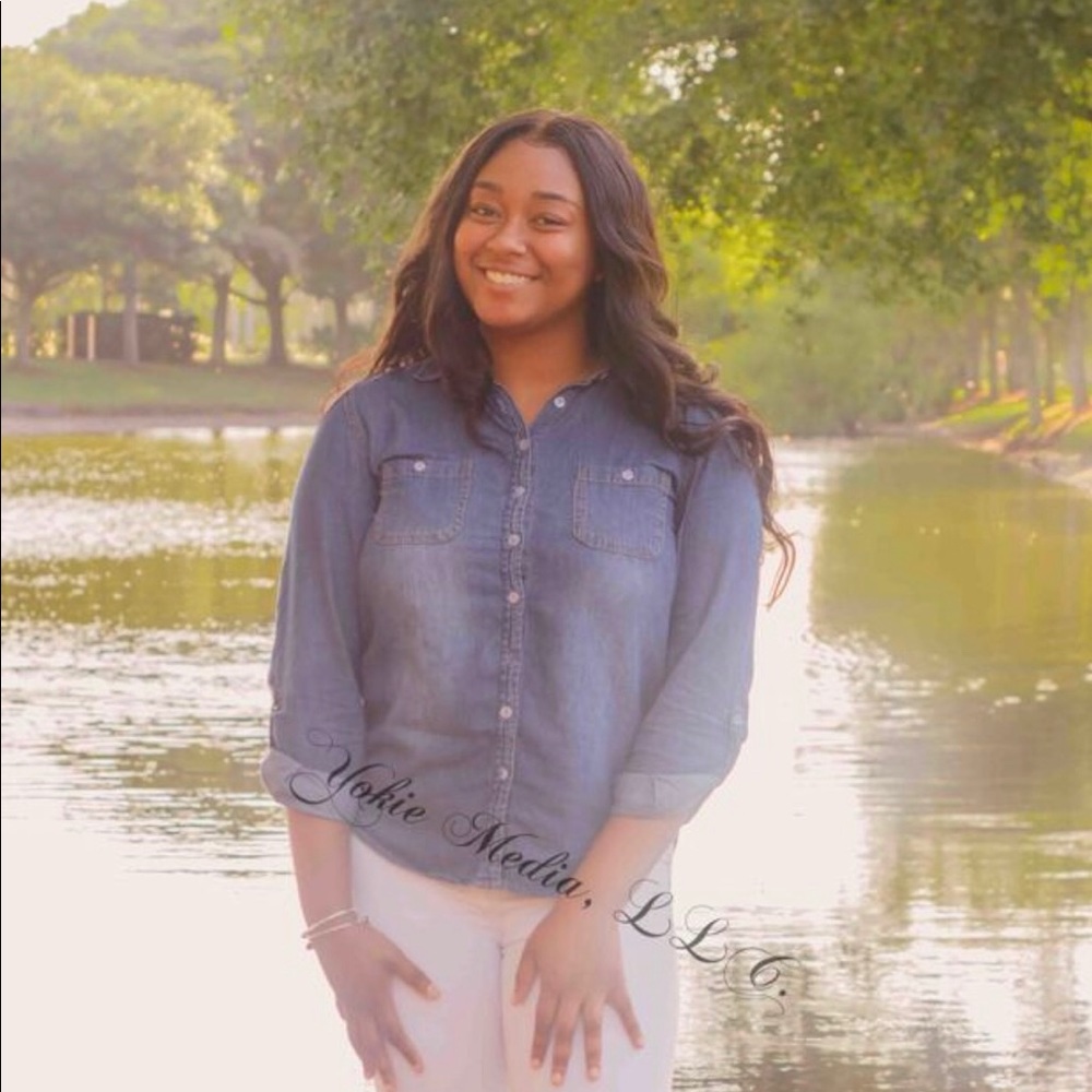 Meet your Posher, Mya